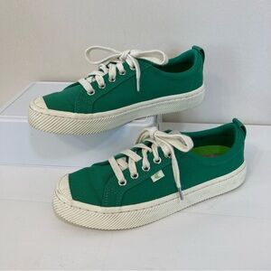 Cariuma OCA Low Green Canvas Sneakers Sz 8 Womens Lace Up Shoes